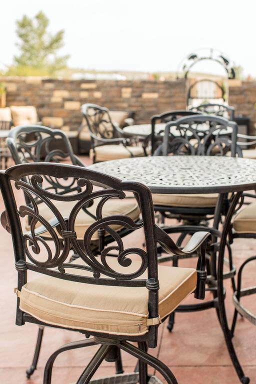 Teddy'S Residential Suites Watford City Экстерьер фото