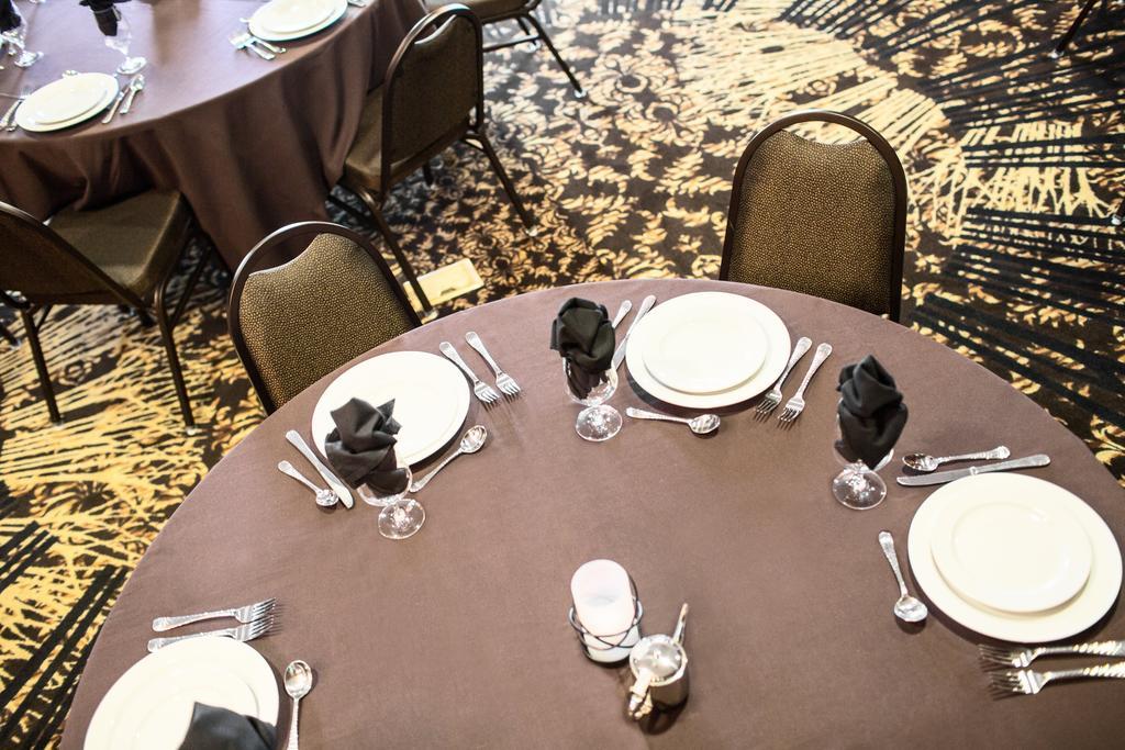 Teddy'S Residential Suites Watford City Экстерьер фото