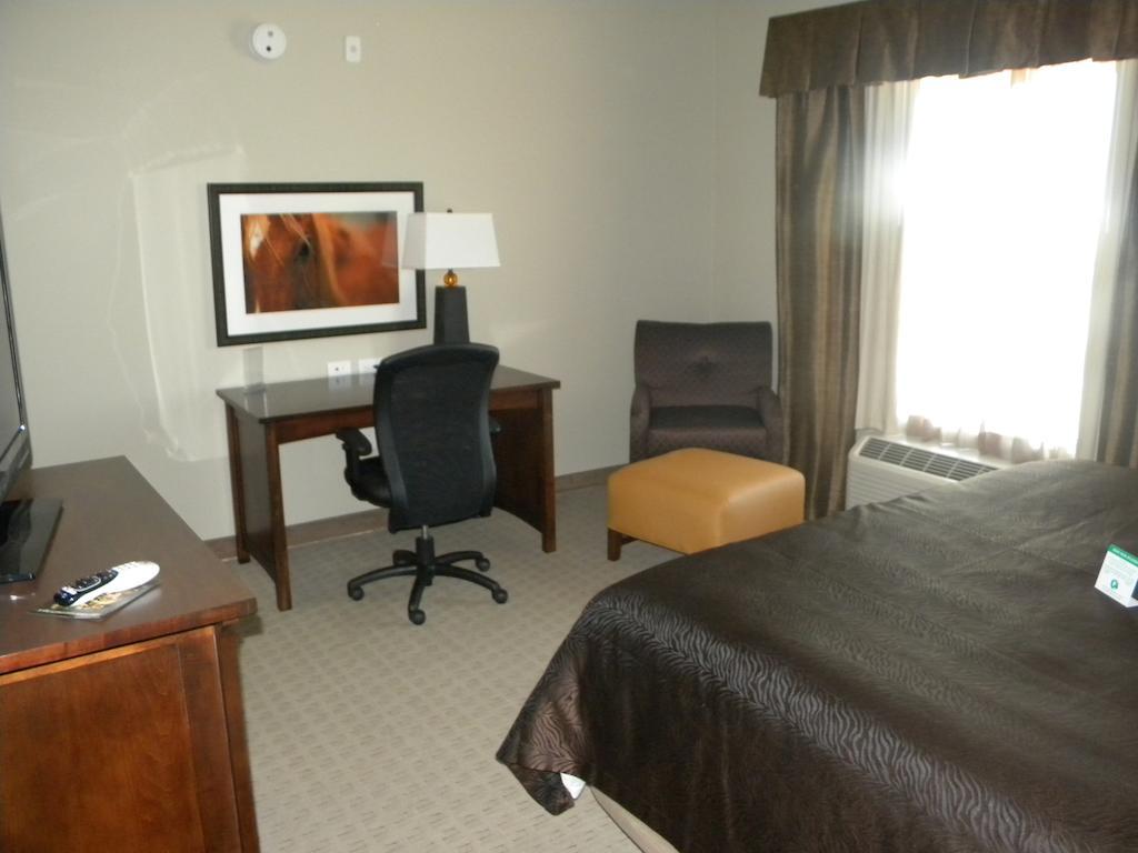 Teddy'S Residential Suites Watford City Экстерьер фото