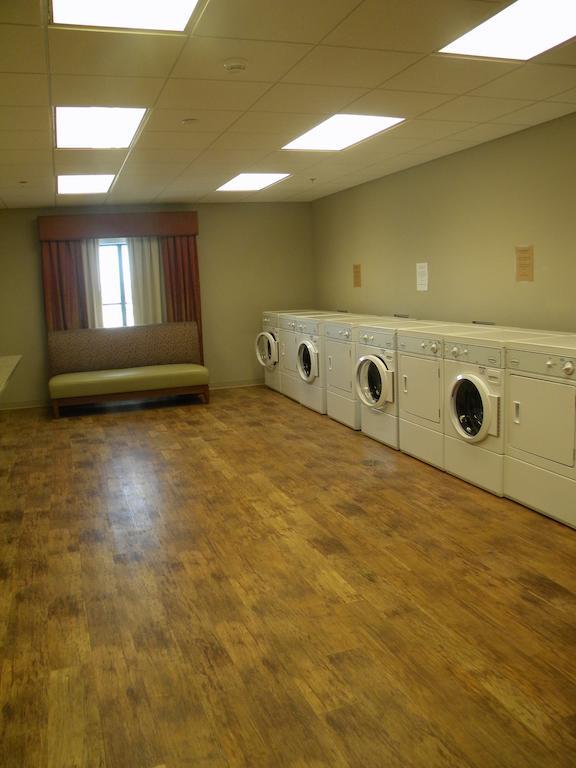 Teddy'S Residential Suites Watford City Экстерьер фото