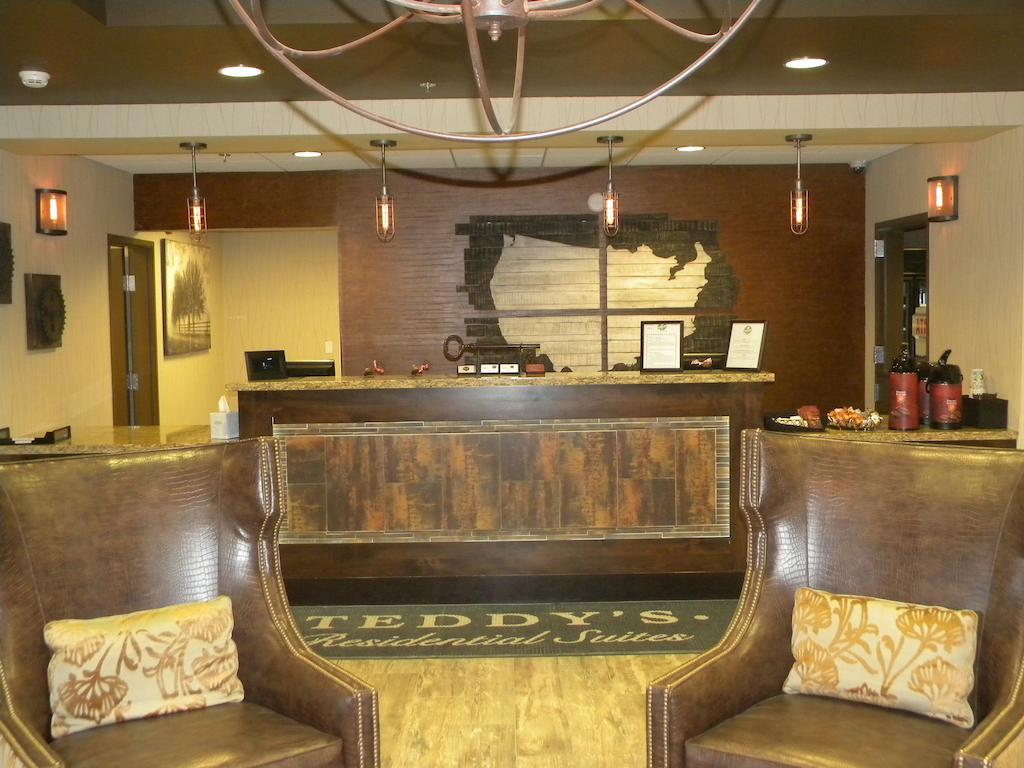 Teddy'S Residential Suites Watford City Экстерьер фото