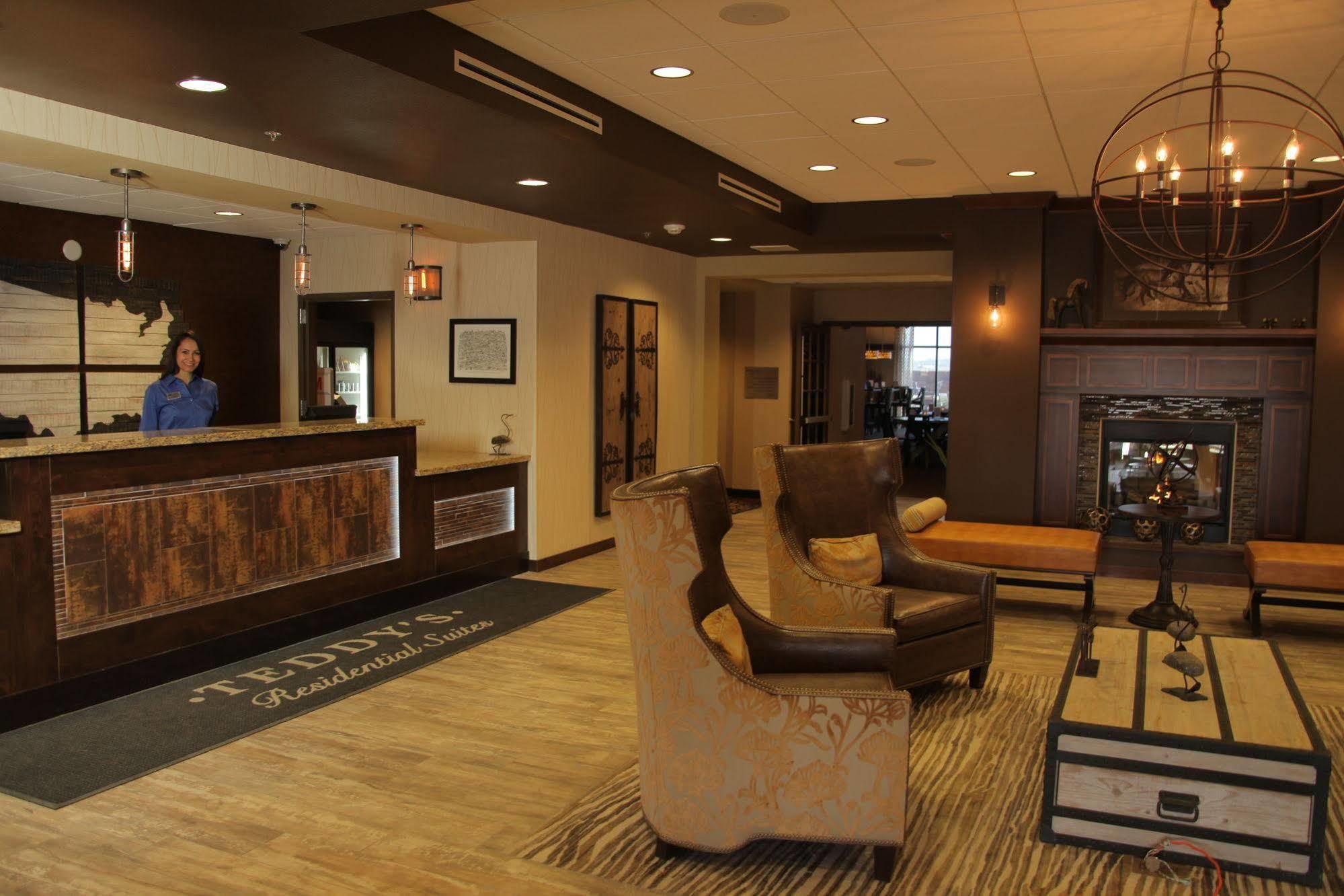 Teddy'S Residential Suites Watford City Экстерьер фото
