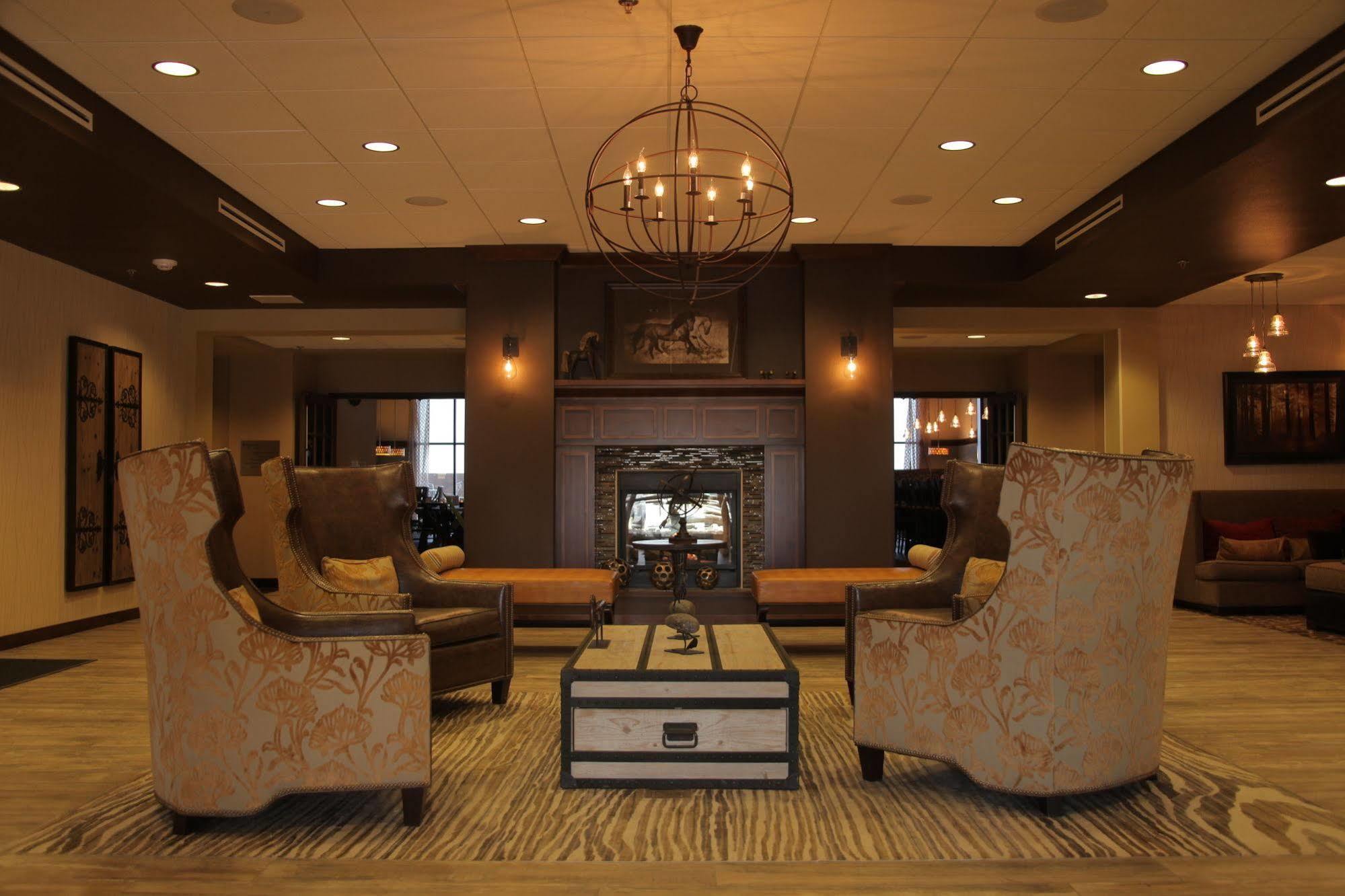 Teddy'S Residential Suites Watford City Экстерьер фото