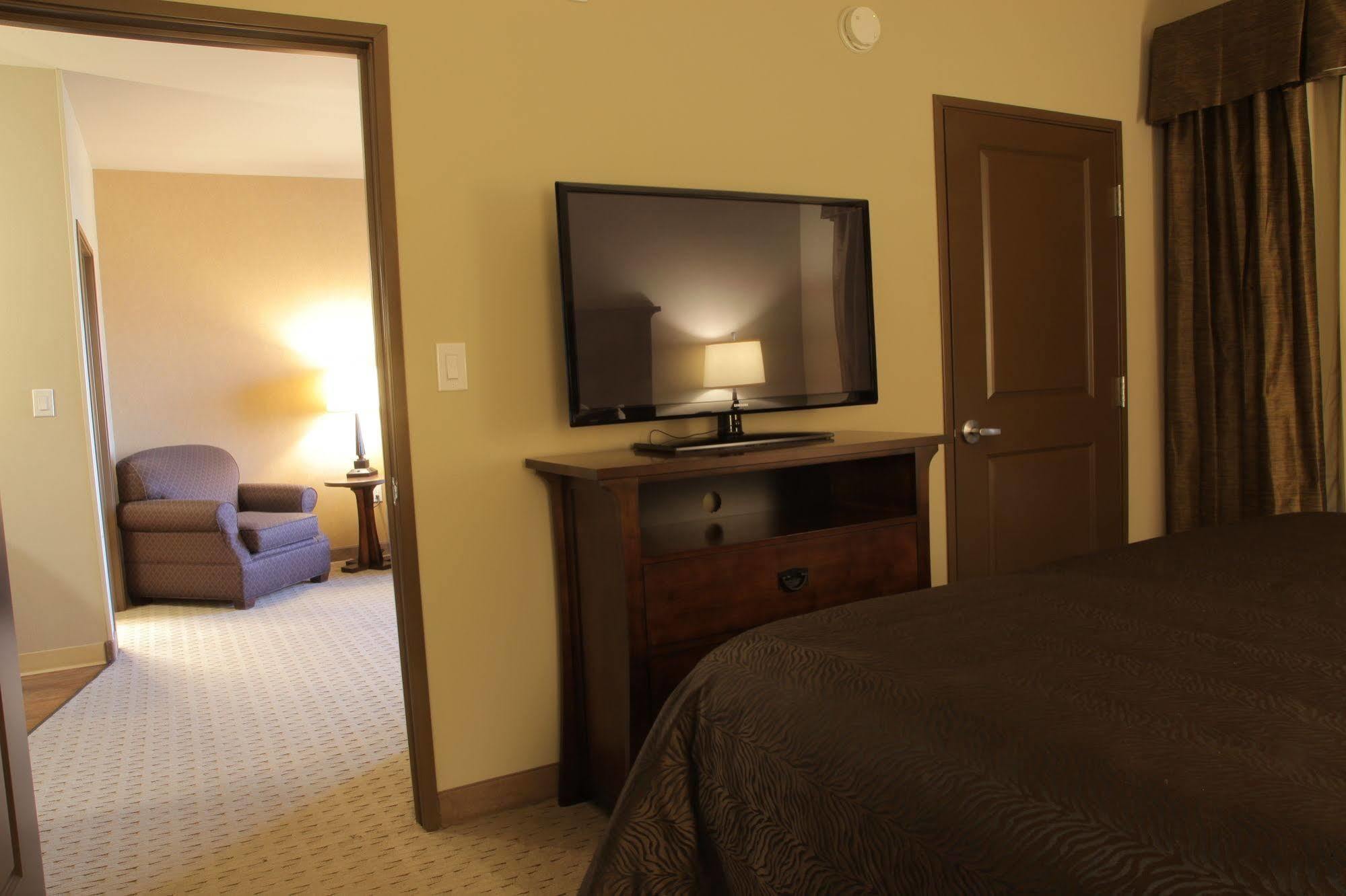 Teddy'S Residential Suites Watford City Экстерьер фото