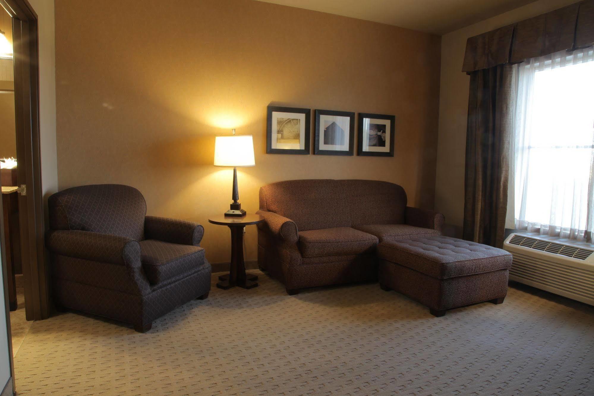 Teddy'S Residential Suites Watford City Экстерьер фото
